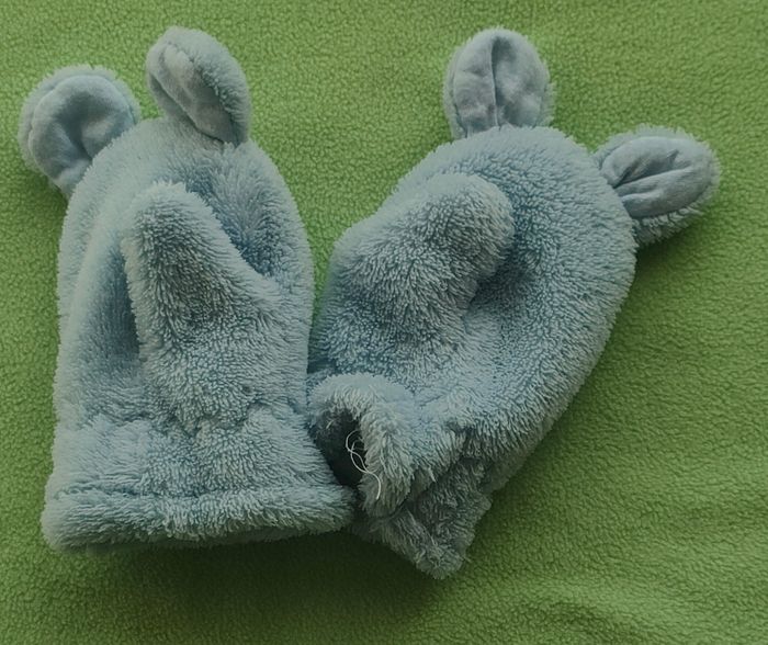 Moufles Winnie l'Ourson taille 6/12 mois - photo numéro 2