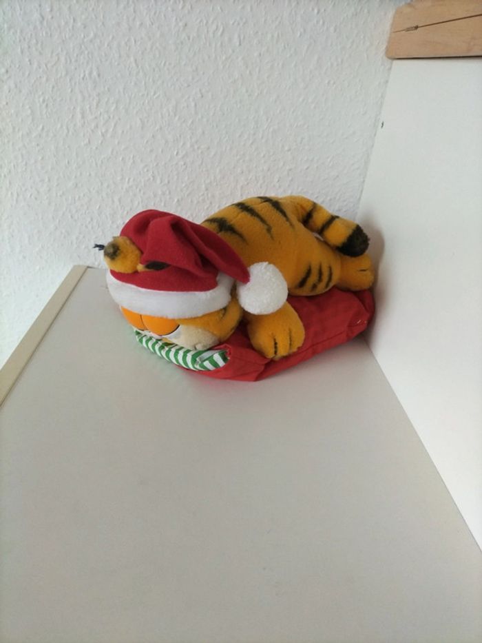 Peluche Garfield noel coussin