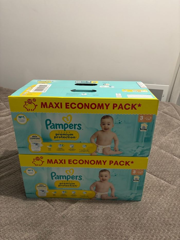 224 couches Pampers Premium taille 3