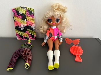 Poupée LOL surprise OMG speedster.