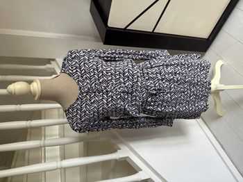 Robe Mango crème et bleu marine à manches longues