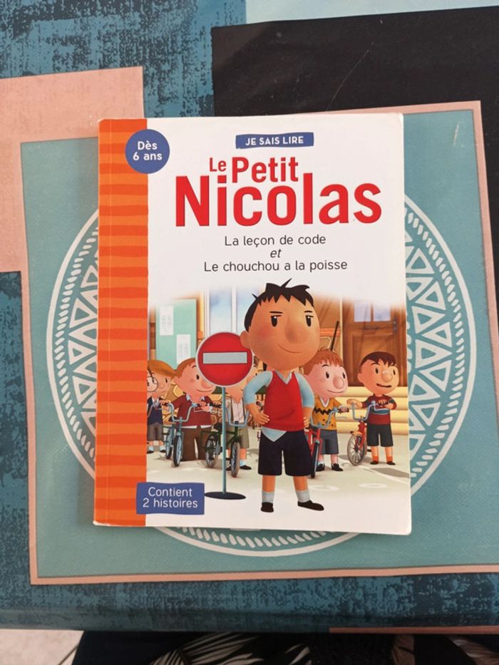 Livre Le petit Nicolas La leçon de code et Le chouchou a la poisse