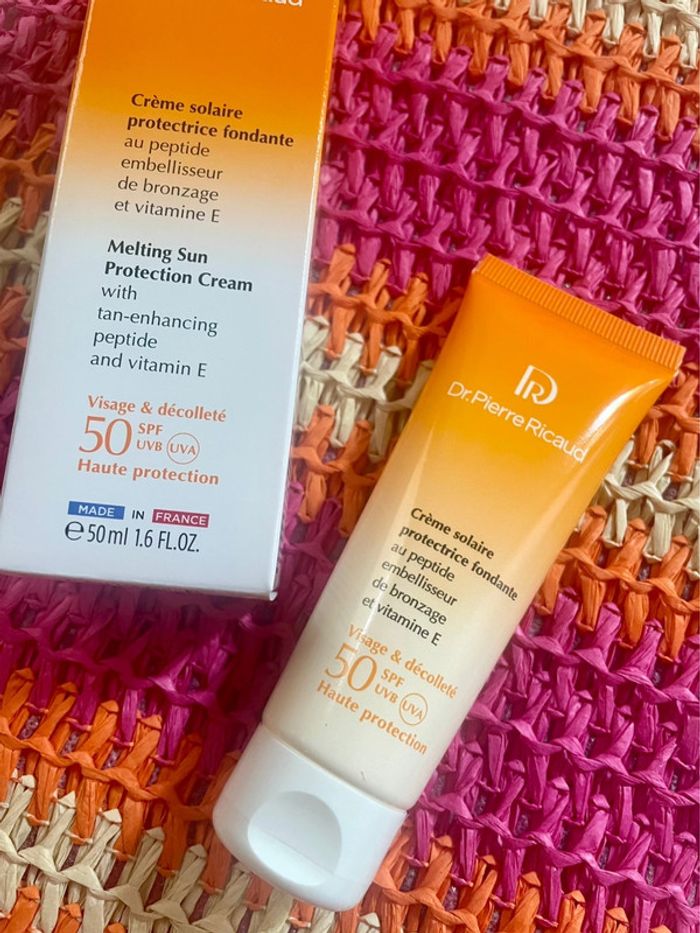 Crème solaire protectrice SPF 50 visage et décolleté 50 ml - photo numéro 12