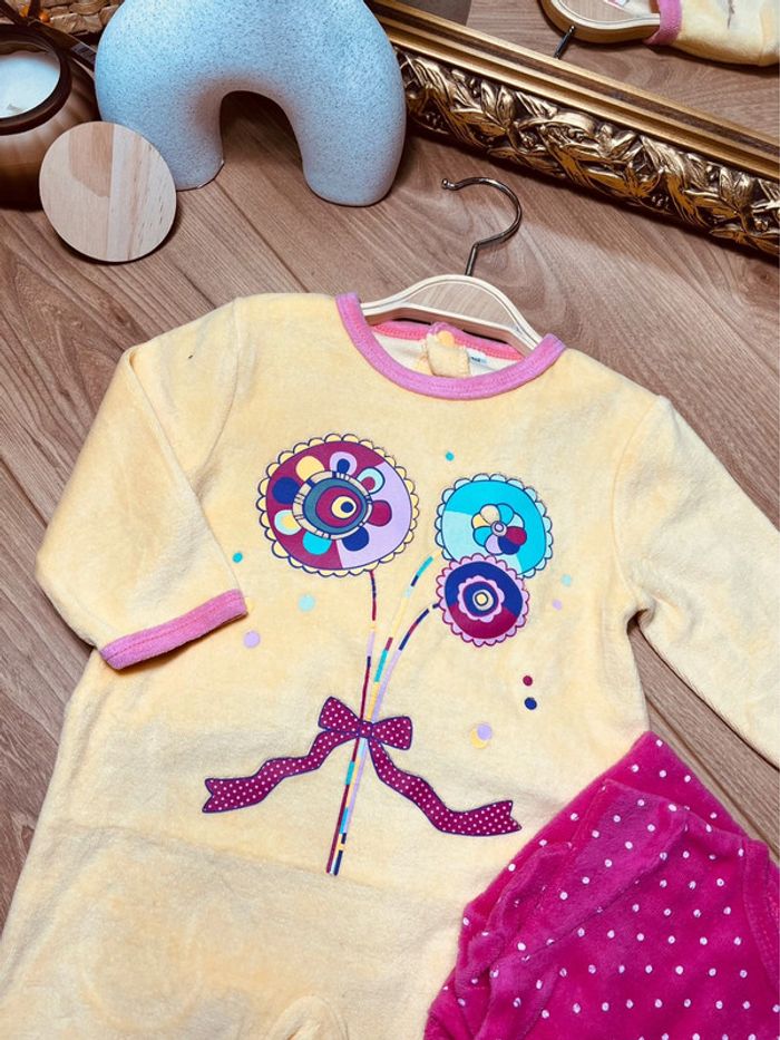 Taille 6 mois lot de 2 pyjamas velours fille jaune et rose * fleurs * 🎀 - photo numéro 2