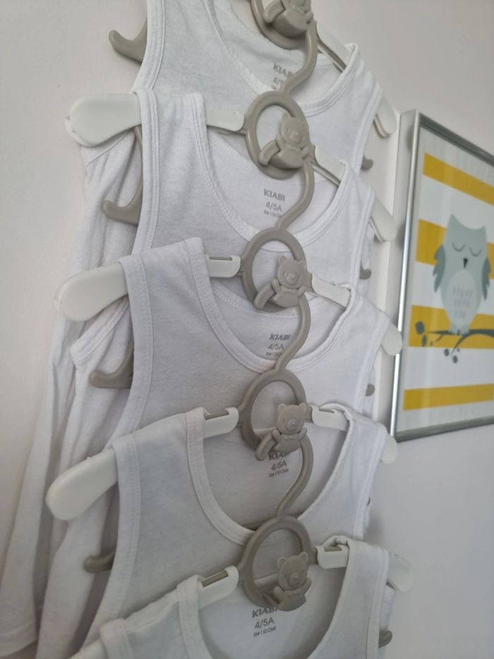 Lot 5 maillots de corps, débardeurs kiabi taille 4/5ans blanc - photo numéro 2