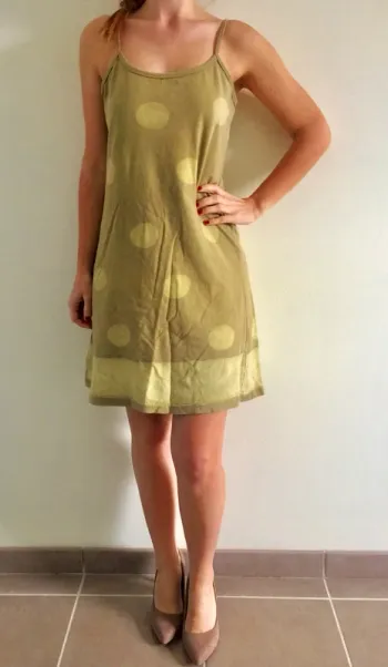 Robe à pois kaki