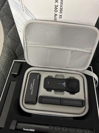 Essential Bundle Neuf Insta 360 X 5