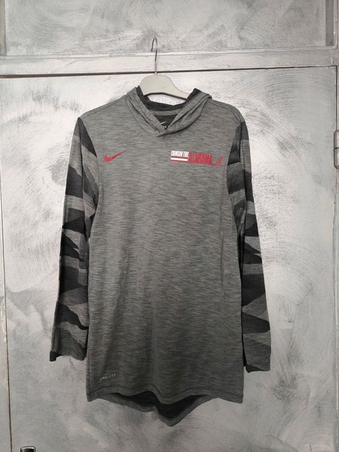 Tee shirt manche longue Nike taille XS