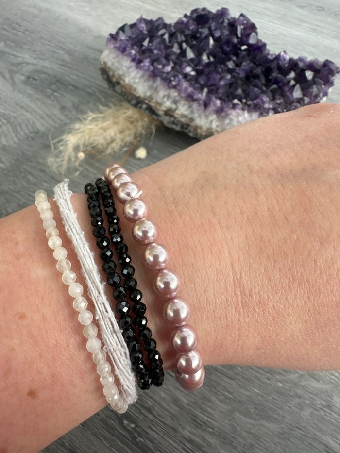 Bracelet en perles roses nacrées - photo numéro 5