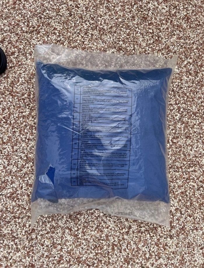 Coussin bleu foncé 45x45 neuf avec étiquette - photo numéro 2