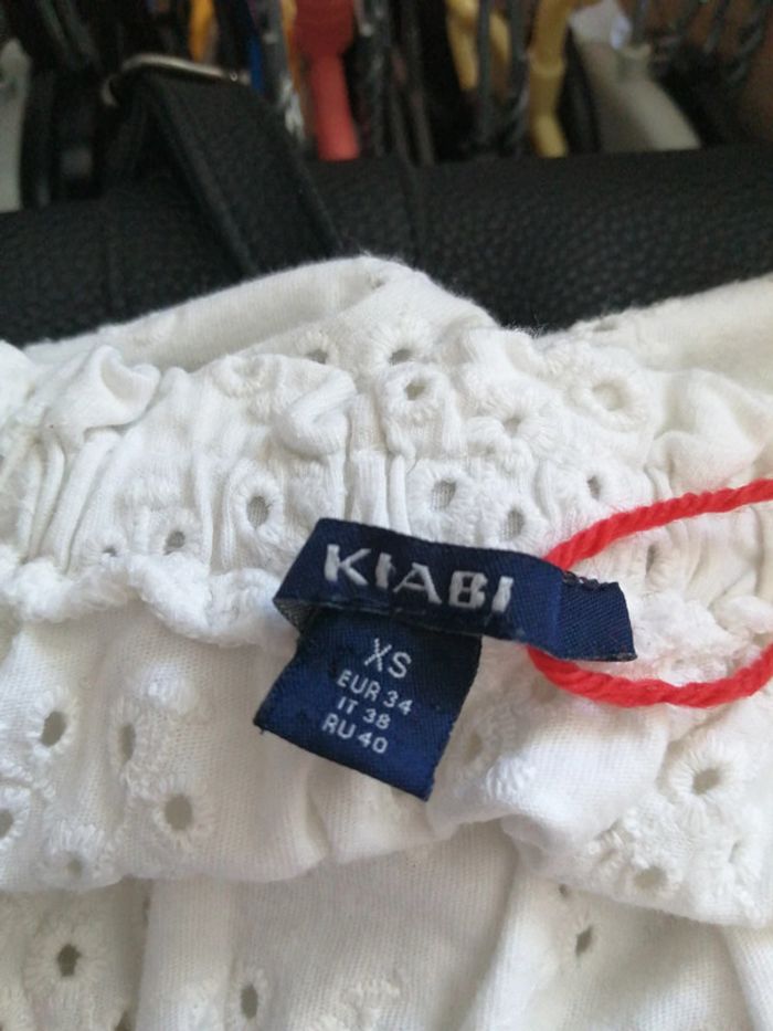 Haut blanc manches trois quart broderie anglaise / kiabi / (XS) - photo numéro 5