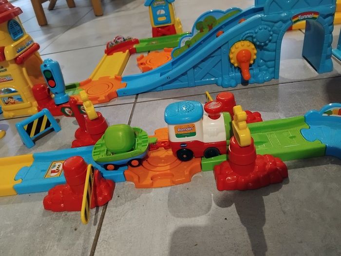 Mon circuit train interactif tut tut bolides Vtech. - photo numéro 3