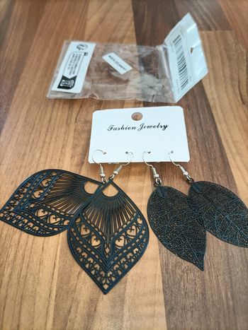 Lot 2 jolies paires de boucles d'oreilles pendantes noires