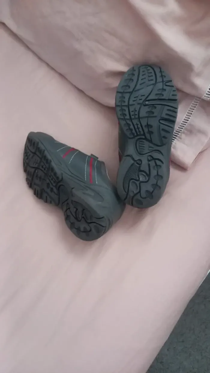 Paire de basket noire - photo numéro 3