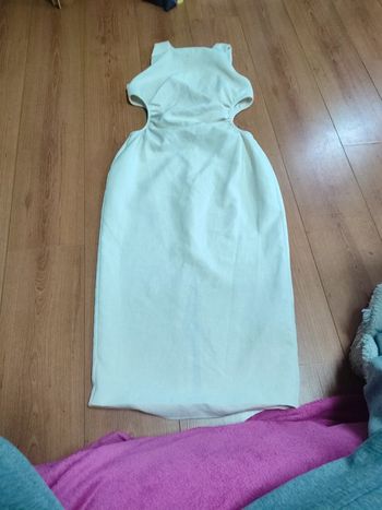 Robe écru.  Taille L