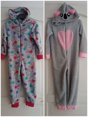 Lot 2 combinaisons 5/6 ans