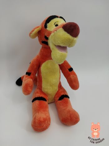 Peluche Tigrou Classique Disney Store 30cm