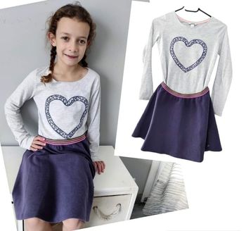 10 ans ensemble Teeshirt Okaïdi et Jupe sergent major