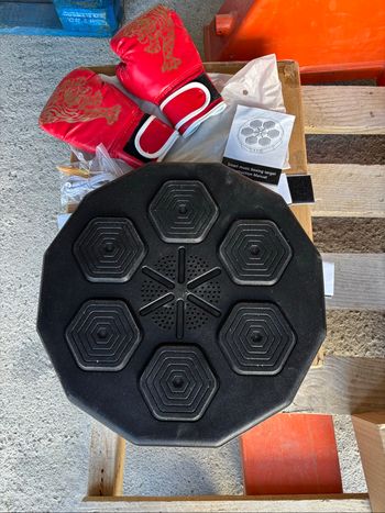 🥊 Cible de Boxe Intelligente Musicale – Avec Gants & Accessoires 🥊