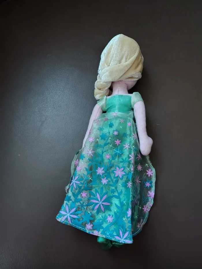 Disney Reine des Neiges Peluche Fever Elsa 25 cm - photo numéro 2