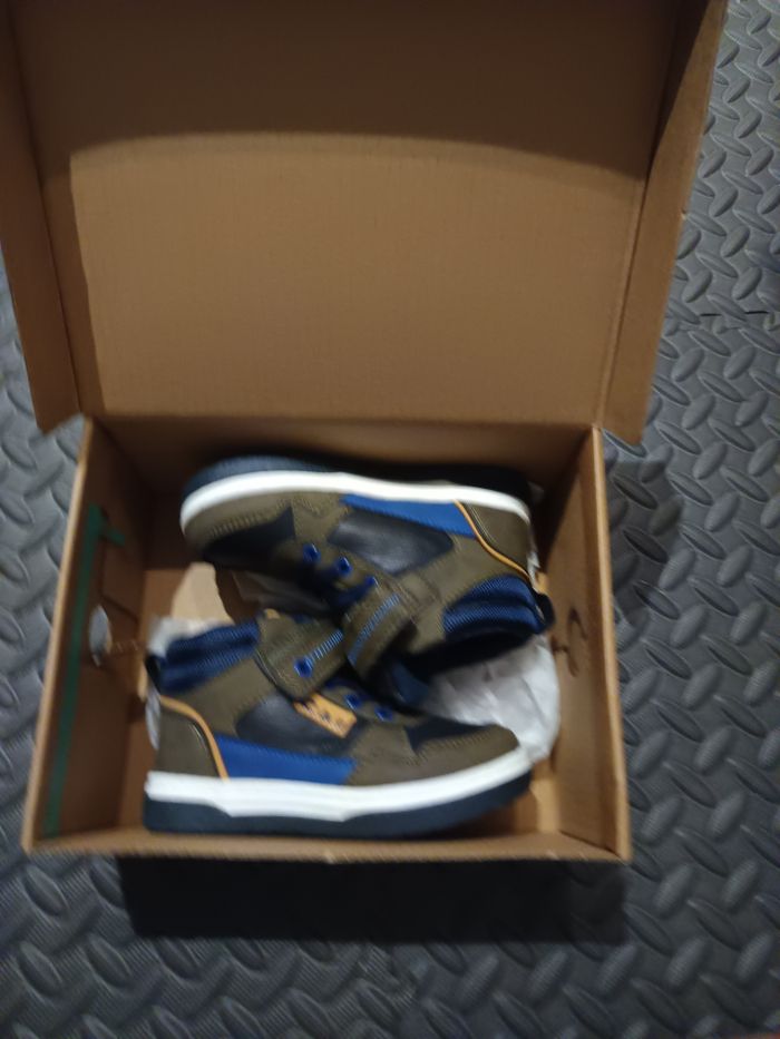 Chaussures neuves pointure 24 - photo numéro 3