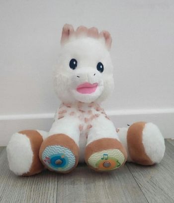 Peluche interactive Sophie la girafe