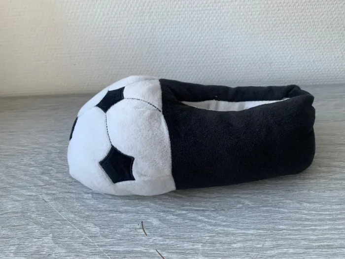 Chaussons thème football - Taille 39/40 - photo numéro 5
