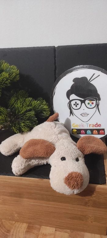 doudou peluche chien tamaka blanc creme écru marron noir couché Ancien Vintage