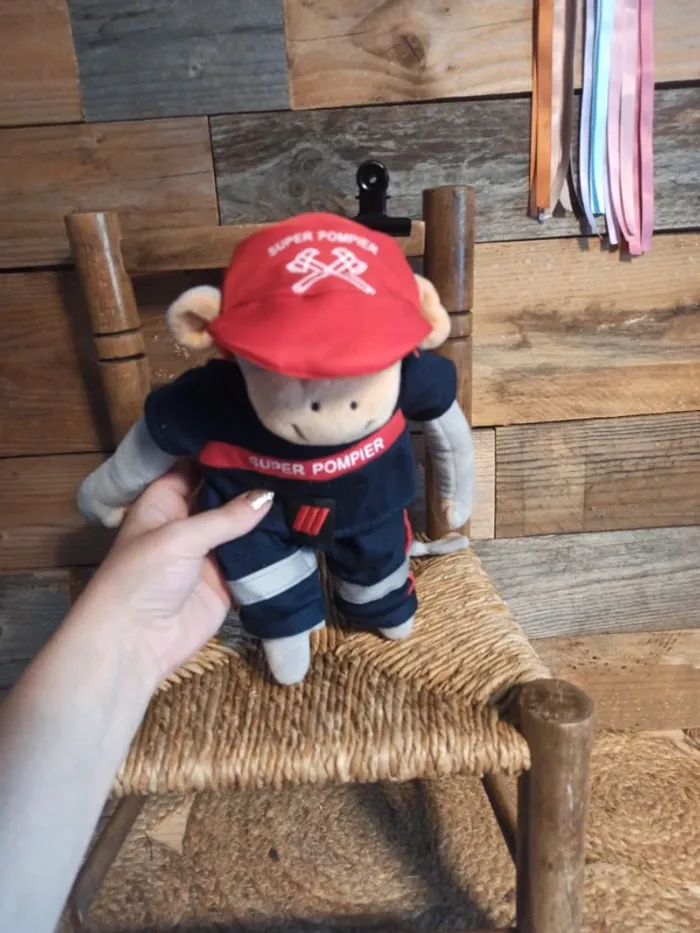 Peluche Popi en pompier 😉 tbe - photo numéro 4