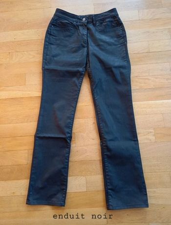 Très beau Pantalon enduit noir taille 40