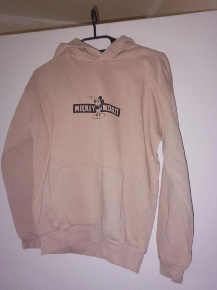 Pull fille taille xs ( cordon capuche manquant )