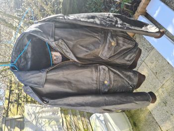 Blouson en cuir véritable + doublure assez chaud - Qui date