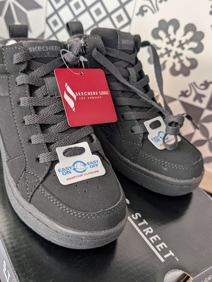 Chaussures garçon. Taille 30. Chaudes, légères au poids. Neuf. Skechers - photo numéro 10