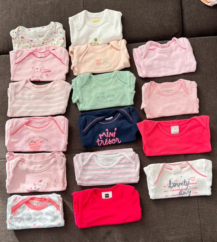 Lot de vêtements été fille 3 mois - photo numéro 5