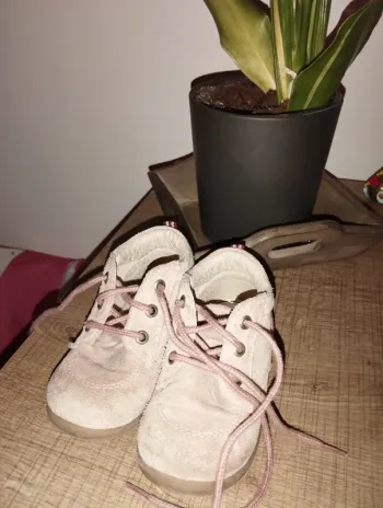 Chaussures fille P22