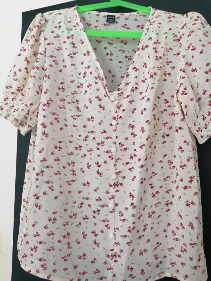 Jolie blouse fleurie