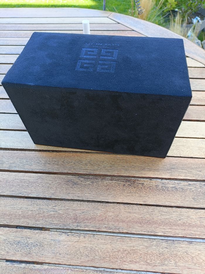 COFFRET A BIJOUX GIVENCHY PARFUMS - photo numéro 9