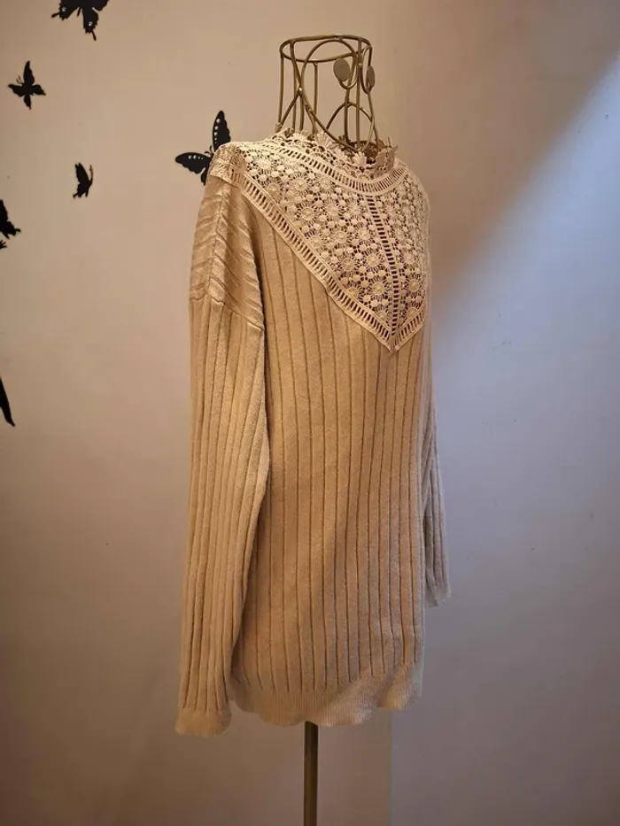 Pull beige & dentelle - photo numéro 3