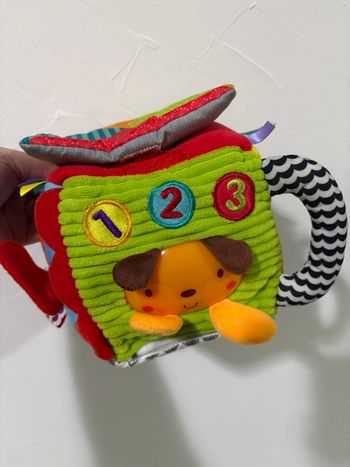 Cube d’activités sensorielles