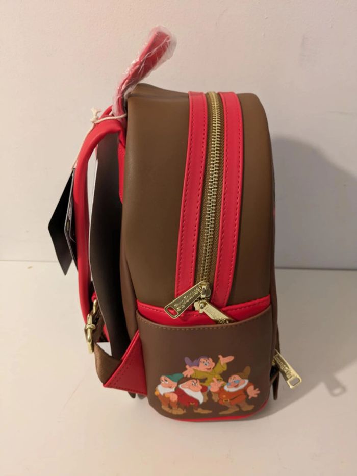 Sac à dos Loungefly Balnche Neige Lenticular - photo numéro 4