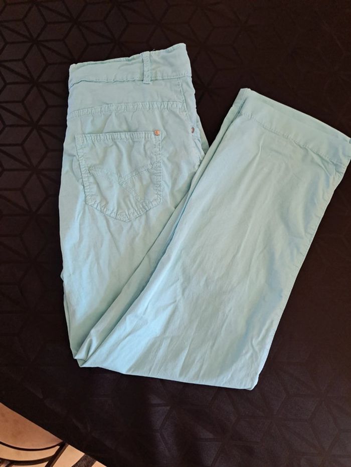 Pantalon 3/4 bleu clair 38