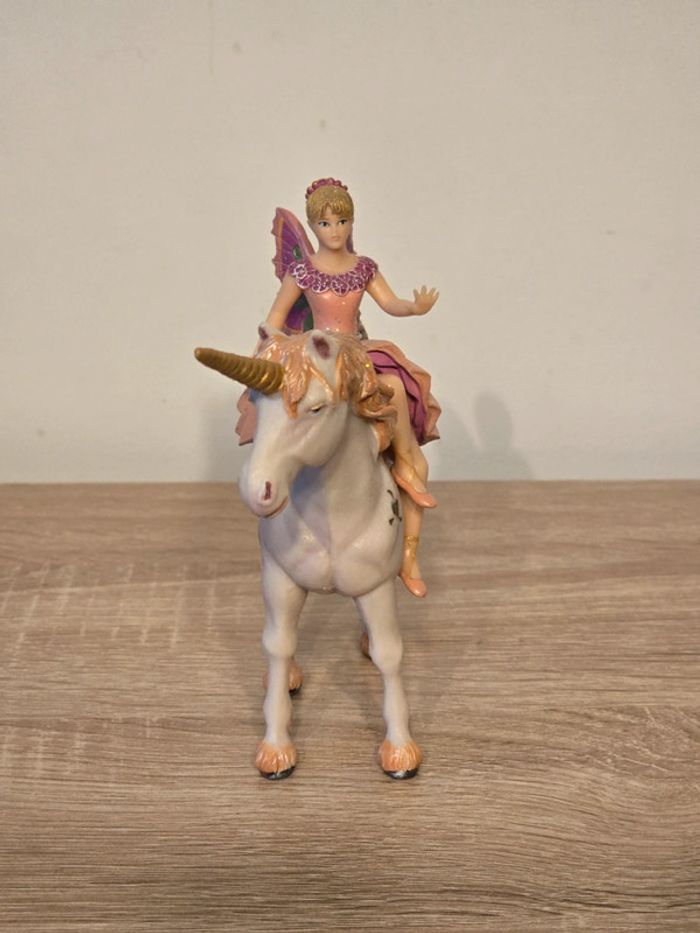 Figurine Ballerine sur sa licorne - Papo