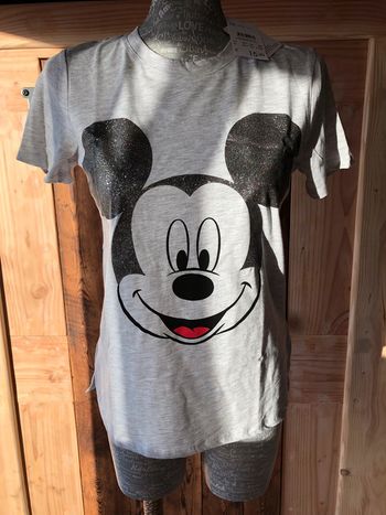 Très joli t-shirt gris chiné Mickey taille 36