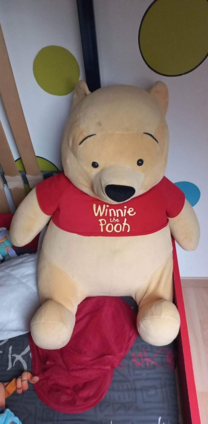 Grosse peluche winni