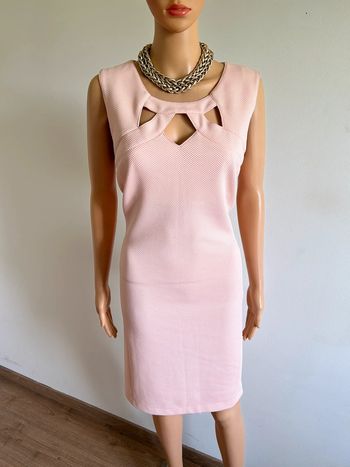 Robe rose claire sans manches taille 44 jamais portée