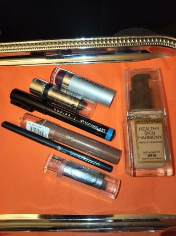 LOT DIVERS COSMÉTIQUES 