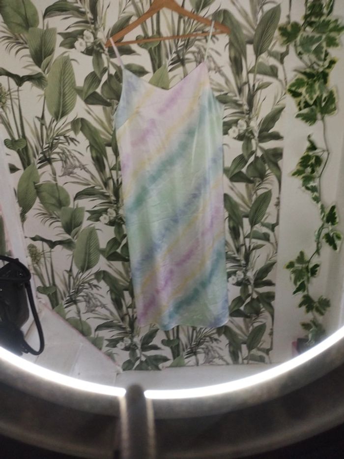 Robe satinée taille l marque bisous project - photo numéro 2