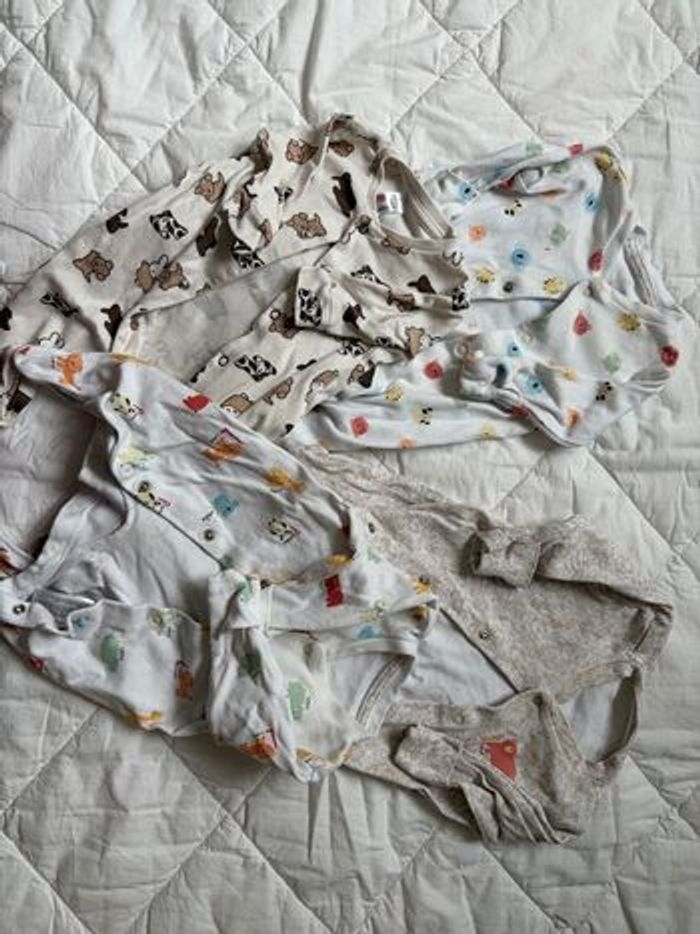 Lot de vêtements bébé un mois - photo numéro 5