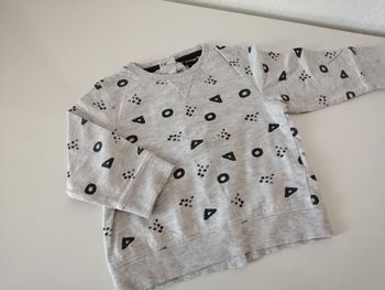 T. Shirt ou sweat fin manches longues 12 mois