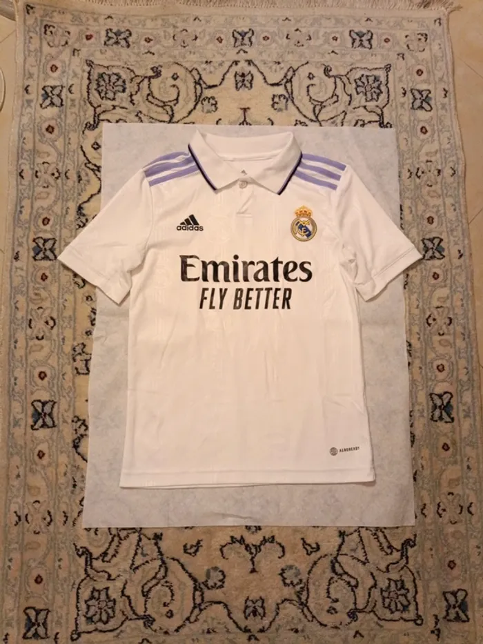 Maillot de foot Adidas équipe Réal Madrid taille 9/10 ans authentique